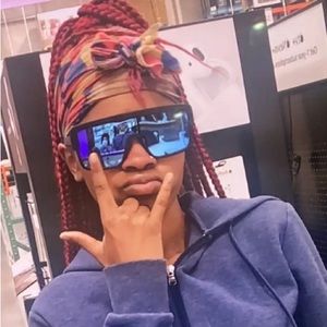 Meet your Posher, Marionna